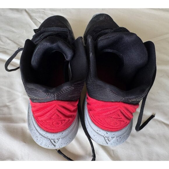 Nike Kyrie 5 Black & Red Basketball Shoes Size 9 Mens Mesh Upper Lace-Up Design - Picture 3 of 7